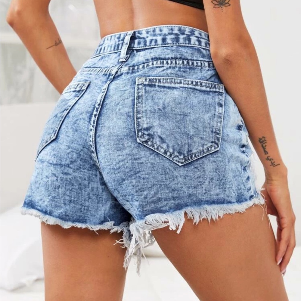 Raw Hem Ripped Denim Shorts - Picture 2 of 5